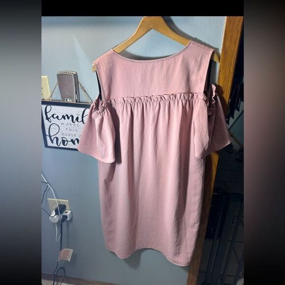 Patrizia Luca Cold Shoulder Ruffle Dress Size Medium - Picture 5 of 13